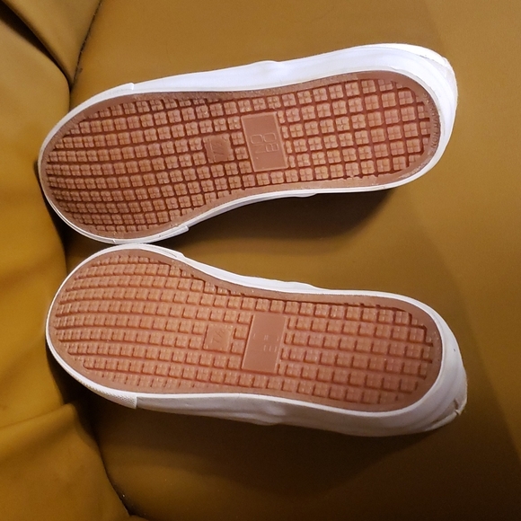 Hand painted slip on shoes - Picture 3 of 3